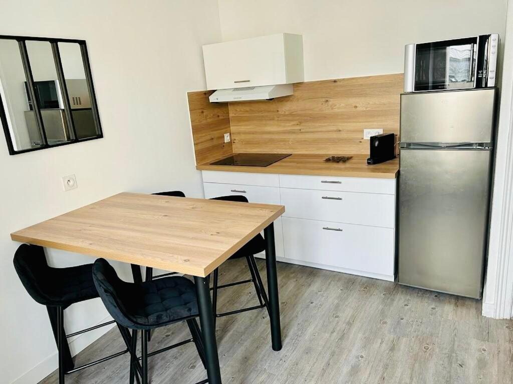 Au Coeur De Ville Laval  Exterior foto